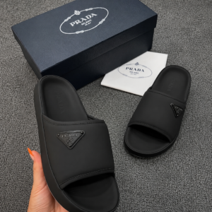 Claquettes Prada
